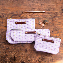 Custom Pouch with 1980s Cotton Floral: Gert