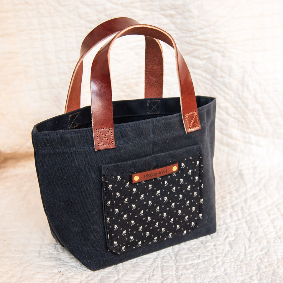Pipit Tote with 1930s Scrap Bundles: Lydia