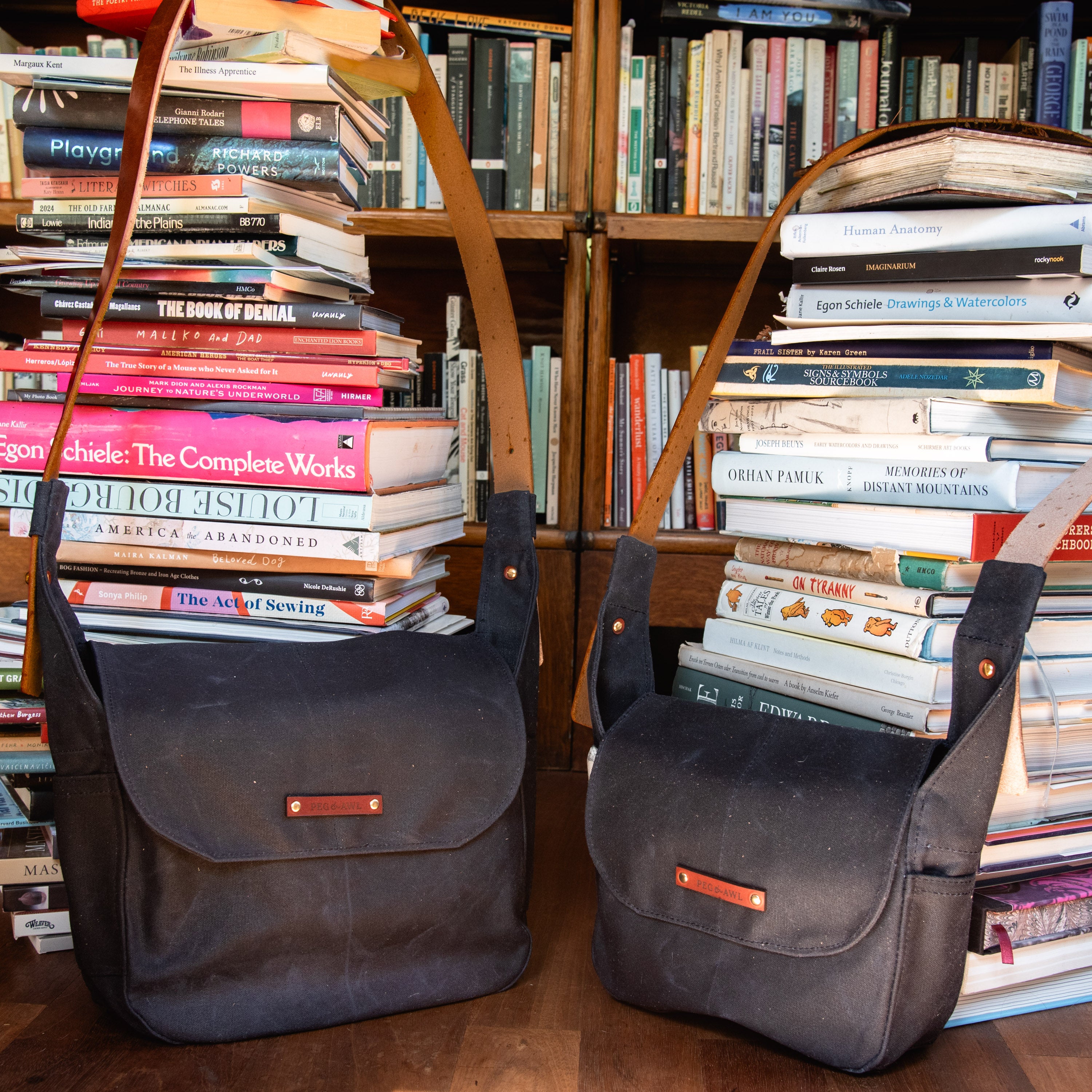 The Small Finch Satchel