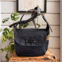 The Small Finch Satchel