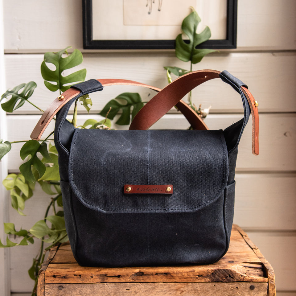 The Small Finch Satchel