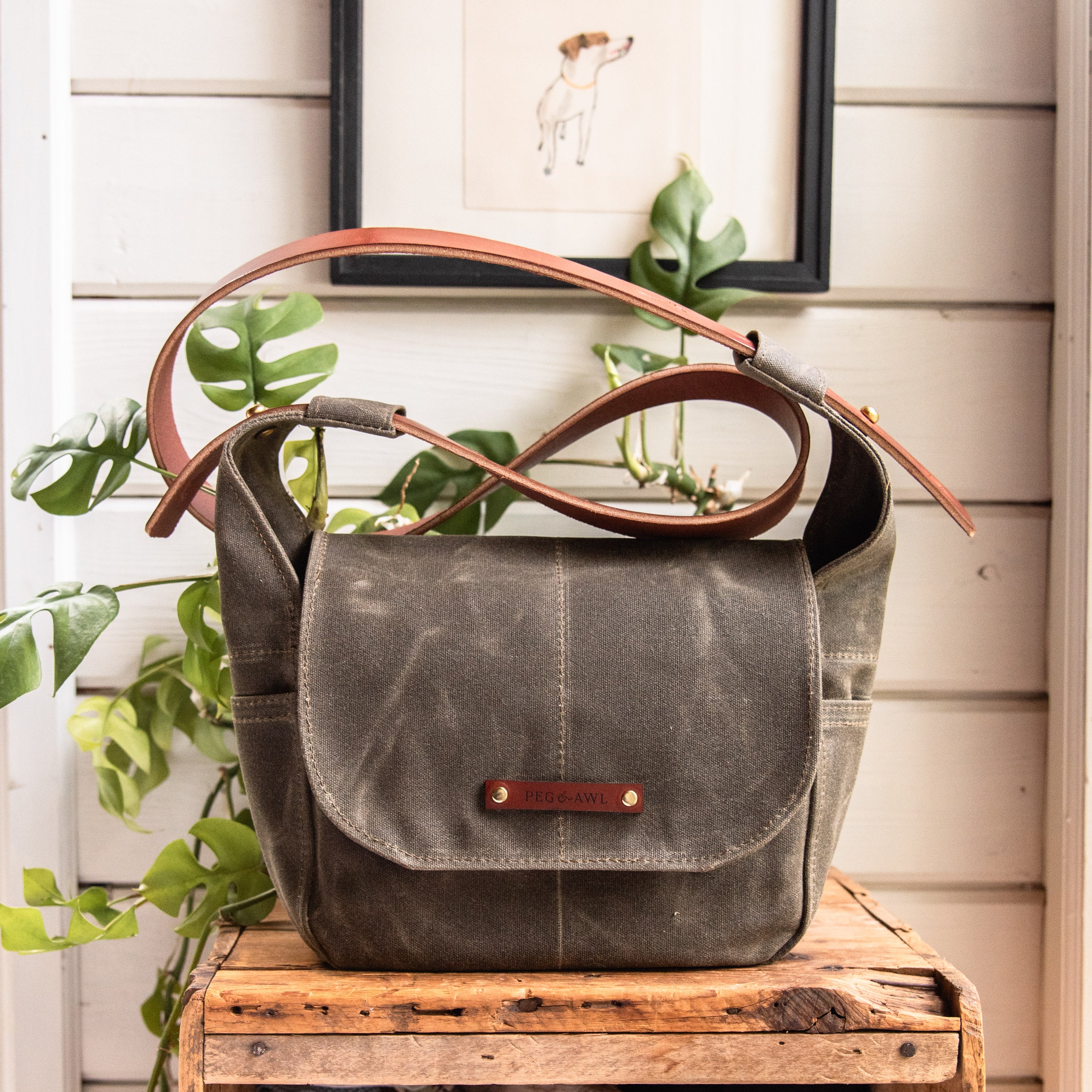 The Small Finch Satchel