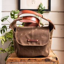 The Small Finch Satchel