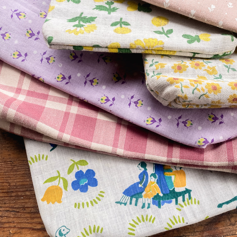 Spender Pouch with Mid-Century Cotton Print: Eddie