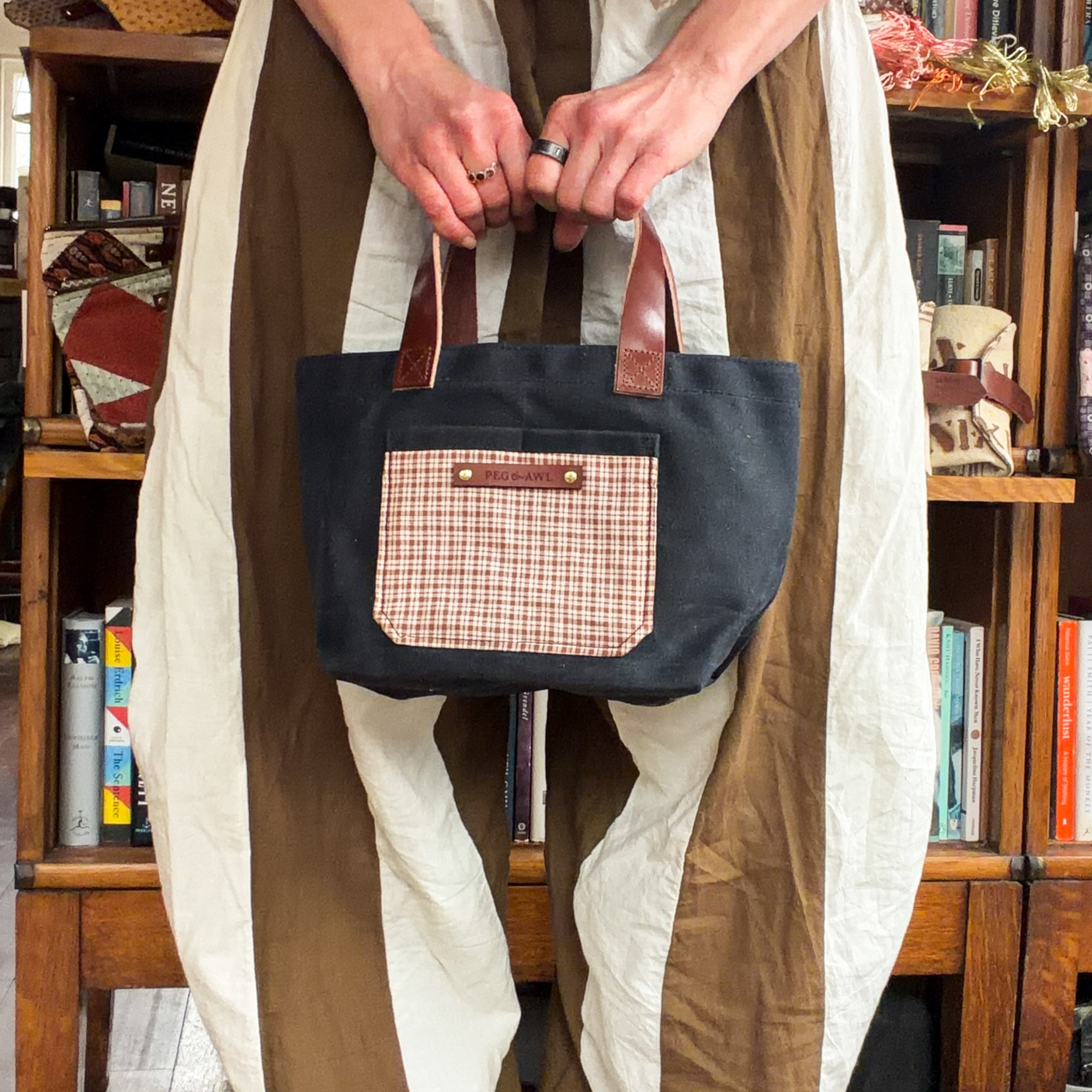 Pipit Tote with Late 1800s – Early 1900s Class Brown Woven Cotton: Juliette
