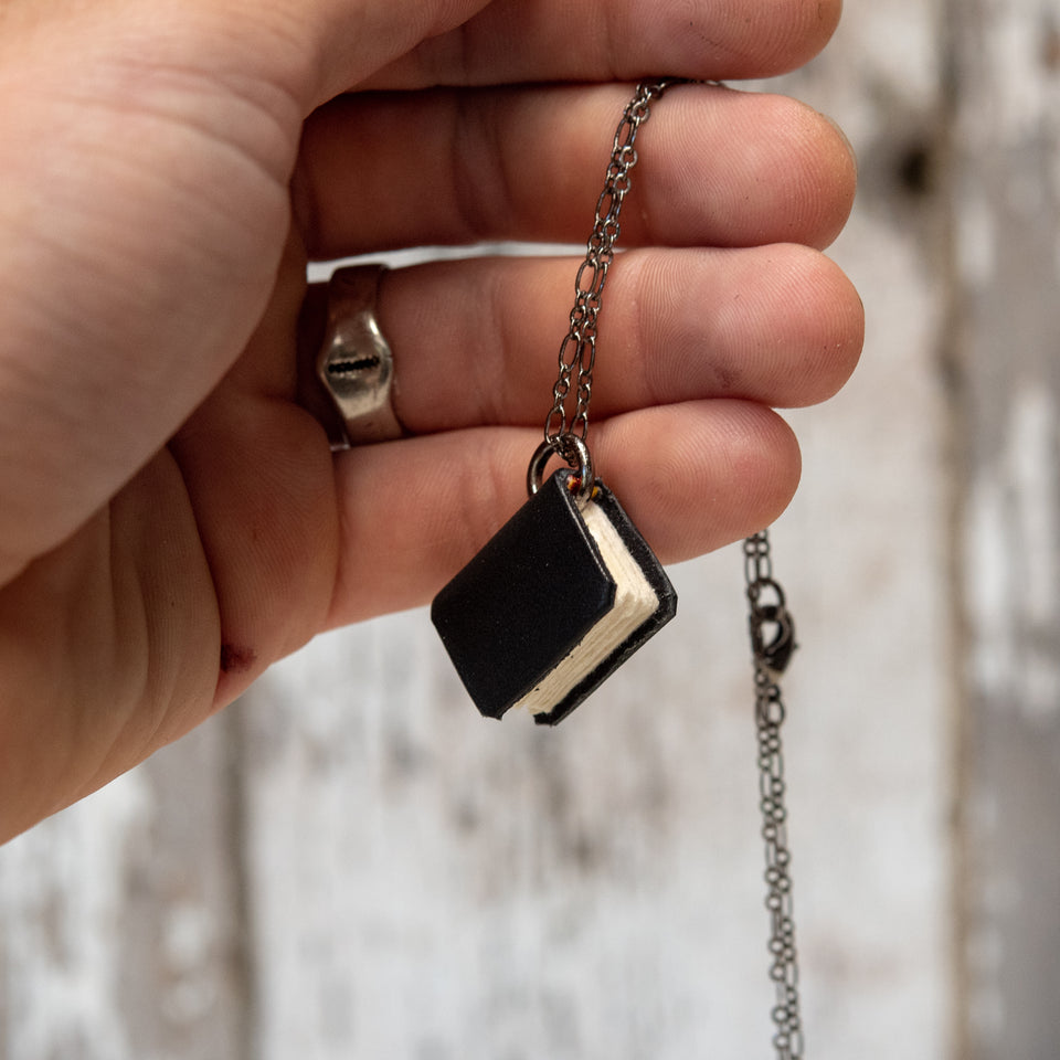 /Book Size|Chain Metal-Medium|Gunmetal