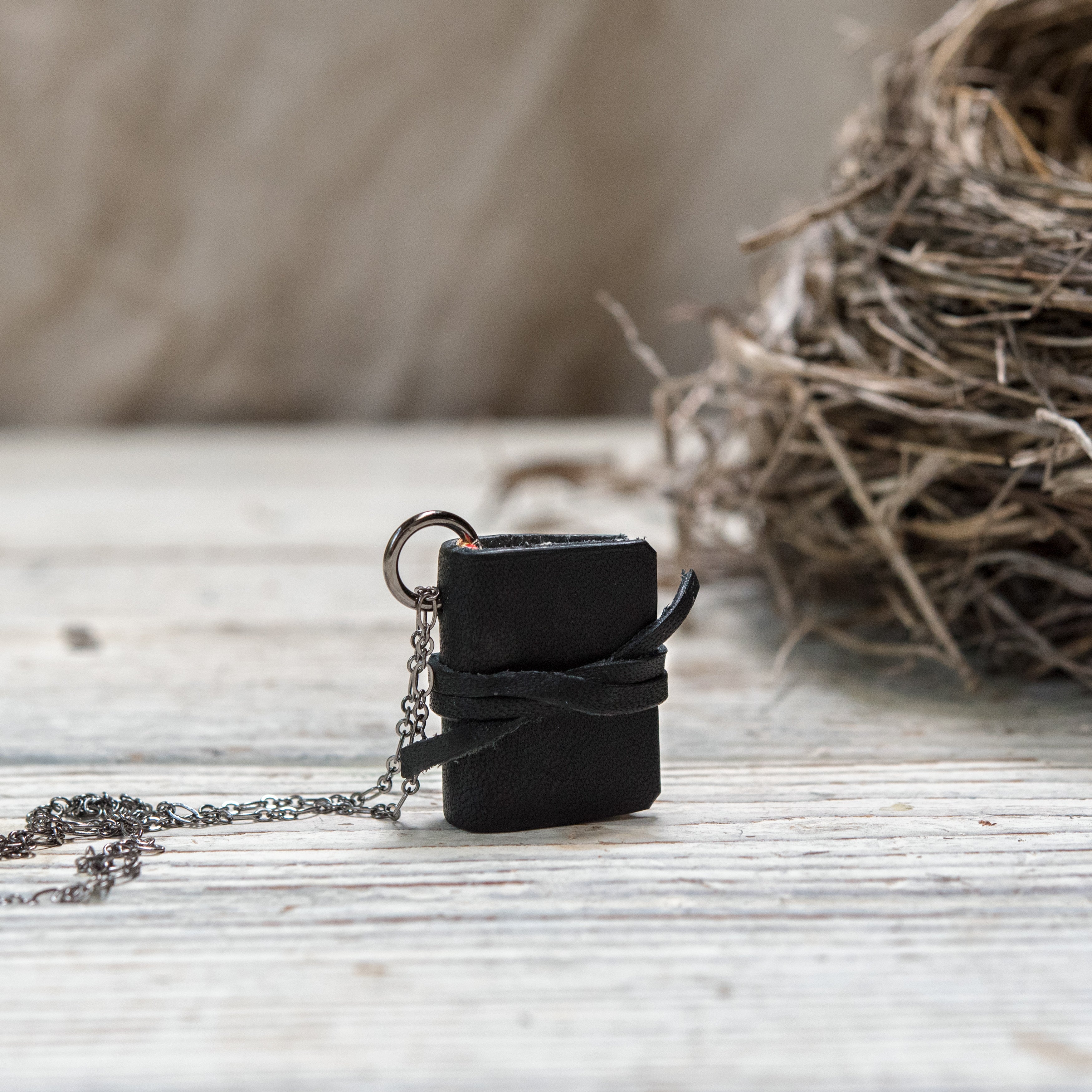 /Book Size|Chain Metal-Large|Gunmetal